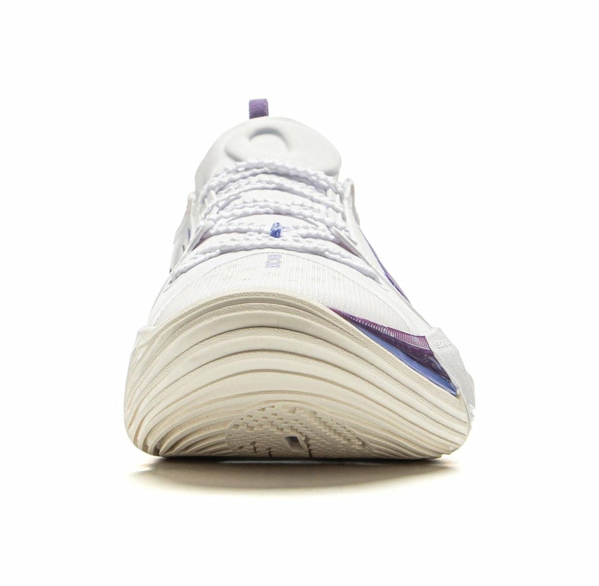 Close-up of Li-Ning Sonic 13 White Purple toe box design