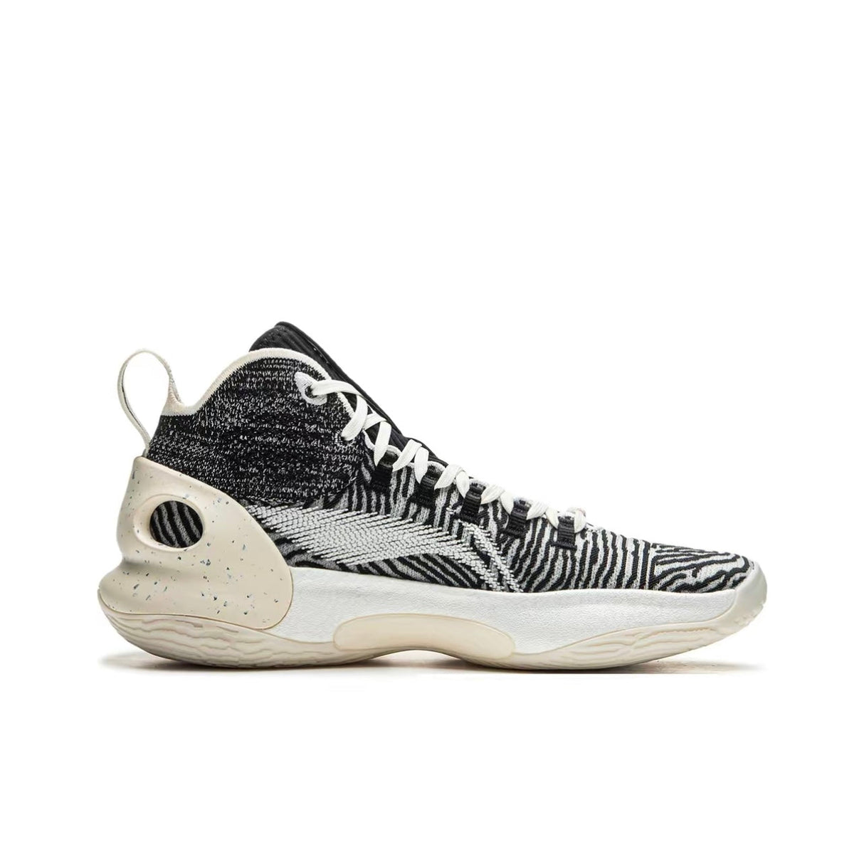 Li-Ning Yushuai Ultra sneakers side angle showcasing design