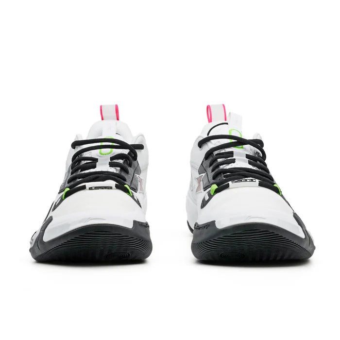 Close-up of WOW 10 Low Panda basketball shoes toe box with black and white design