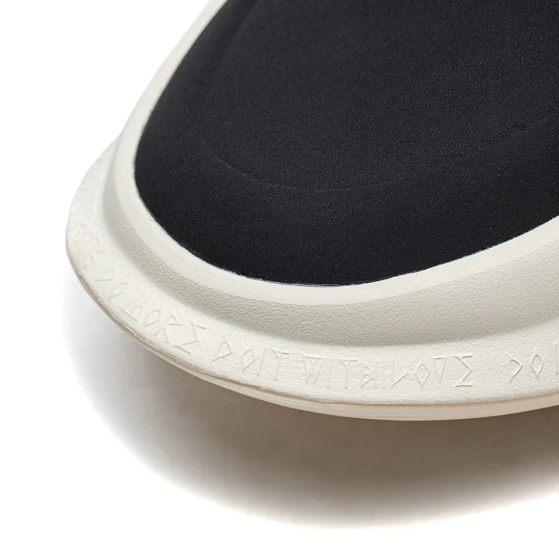 Close-up of Way of Wade 11 Announcement toe box design